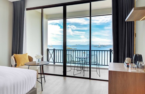Tha Thaewawong Hotel | Novotel Marina Sriracha