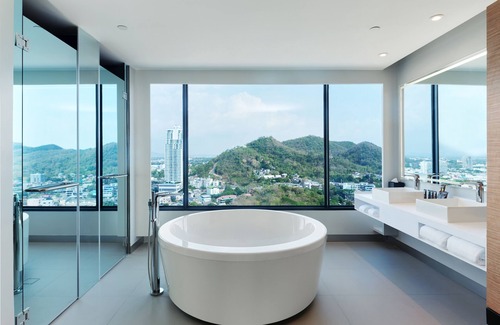 Tha Thaewawong Hotel | Novotel Marina Sriracha