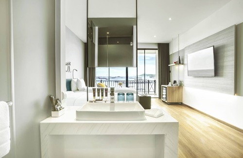 Tha Thaewawong Hotel | Novotel Marina Sriracha