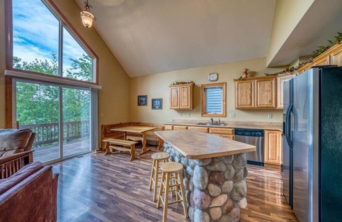 Biwabik Villa | Now Available! Comfortable 4 bed /3 bath lakeside villa close to the action