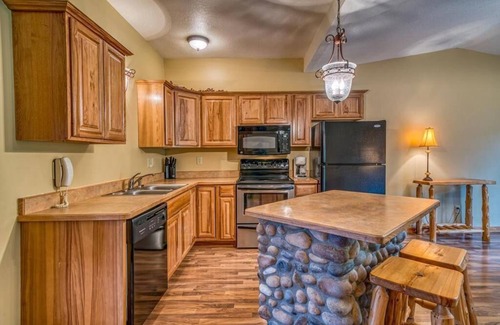 Biwabik Villa | Now Available! Comfortable 2 bed /2 bath /2 kitchen Condo close to the action