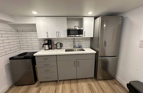 Rosemount House | nPvt Studio near Fairway Mall & Waterloo Airport. Downtown in few minutes