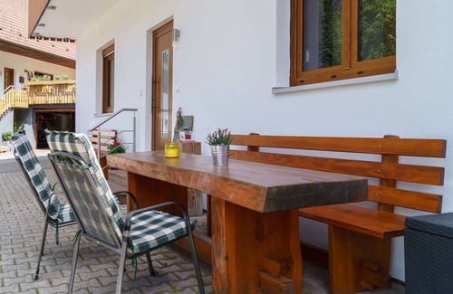 Bad Peterstal-Griesbach Apartment | Nr. 2 Bergblick, moderne Wohnung, 35qm mit begehbarer Dusche