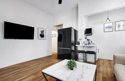 Tobin Hill Apartment | Nr Dt River Walk, Alamo, Zoo Yard Bbq Games