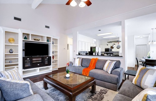 San Antonio House | Nr Sea World | Games | WiFi | BBQ | Yard | Pet Ok