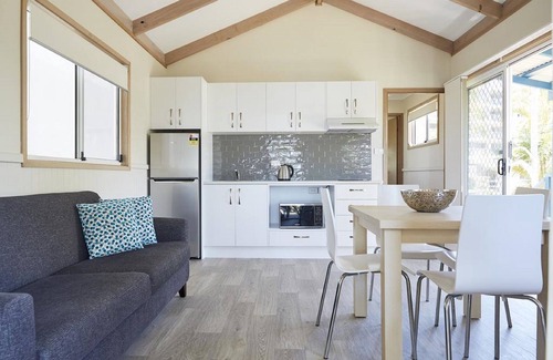 Port Macquarie Cabin | NRMA Port Macquarie Breakwall Holiday Park