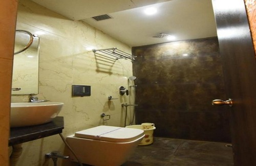 Howrah Hotel | Nu Blue Moon Guest House