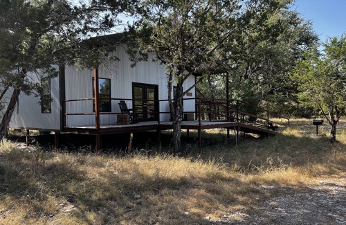 Barksdale Cabin | Nueces River Cabins-Elm Cabin