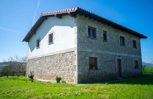 Ribamontan al Monte House | ¡Nueva! Encantadora casa rústica, cómoda y amplia.