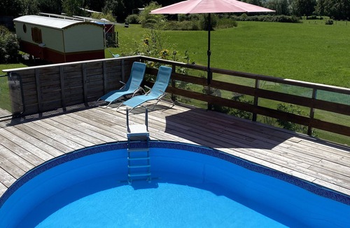 Saint-Pardoux House | Null 'Tiny House 5/6 Places' with Shared Pool, Wi-Fi and Air Conditioning