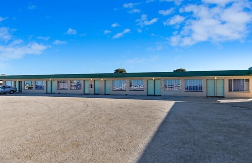 Nullarbor Hotel | Nullarbor Roadhouse