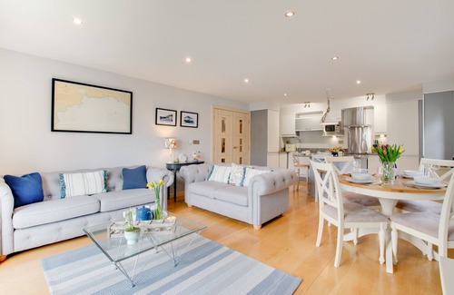 West Looe Apartment | Number Six The Creekside