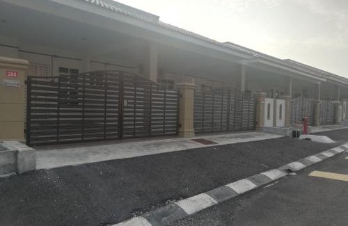 Sungkai House | Nur Zahra Sungkai Homestay