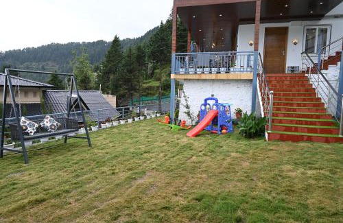Mussoorie House | Nuri By The Hills Mountain Retreat with Jacuzzi