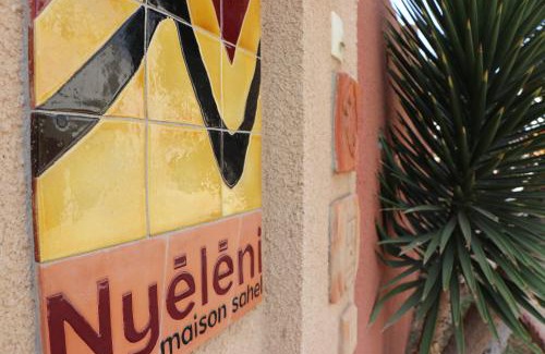 Yof Bed & Breakfast | Nyéléni maison sahel