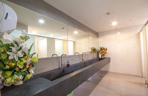 Bang Sao Thong Hotel | NY City Resort and Spa