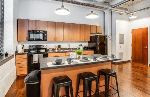 Rochester Apartment | NY Style Centric Loft with King Bed by Park ave