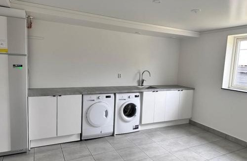 Dvarsatt Villa | Nybyggd villa med sjönära läge