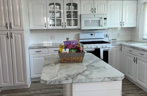Carteret Apartment | NYC Hideaway: Early Check-In, Free Parking, Fast WiFi, Airport 20 mins