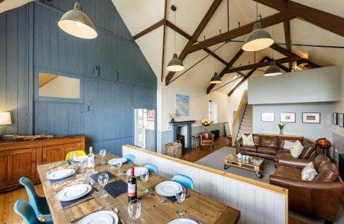 Brynsiencyn House | Nyth Y Wennol