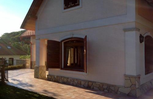 Szigliget House | Nyugalom Szigete Vendégház SZIGLIGET