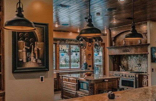 Dripping Springs House | Nyumba House - Asante Lodging and Events
