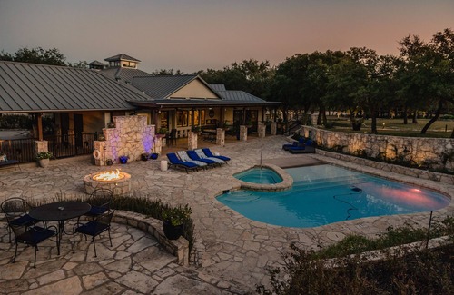 Dripping Springs House | Nyumba House - Asante Lodging and Events
