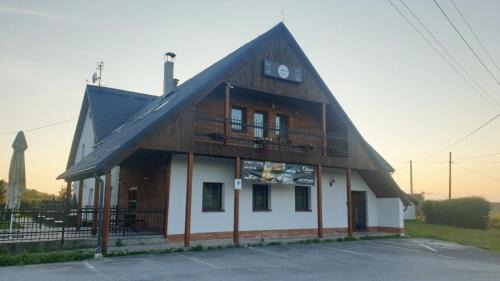 Kosicky Klecenov House | OÁZA PENZIÓN
