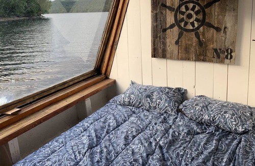 Riviere-Rouge Boat Rental | Ô CHALET a disconnected experience only 2 hrs from Montreal