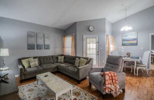 Clearwater Apartment | o CHARMING CONDO MINUTES FROM GORGEOUS CLEARWATER BEACHES o