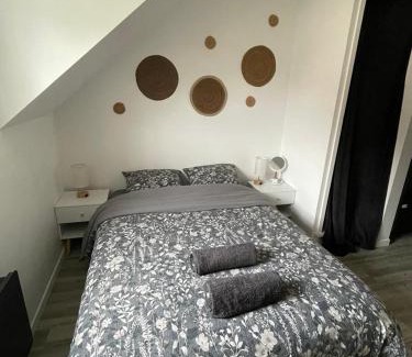 Courseulles-sur-Mer Apartment | "O'Dbark" - duplex 2 étoiles - à 100m de la plage avec jardin