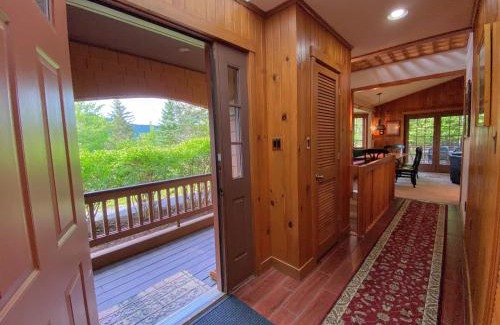 Bretton Woods House | O9 NEW Renovated Bretton Woods slopeside condo with 2 living rooms foosball air hockey