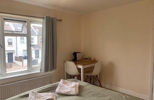 Oakleigh House | Oak