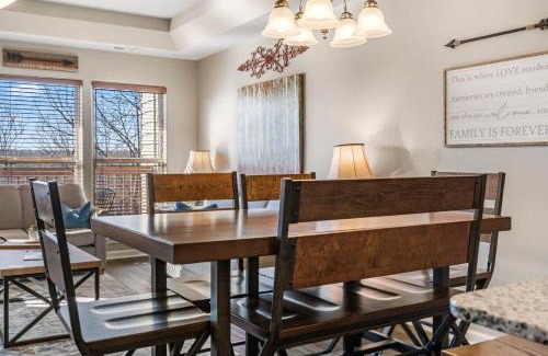 Branson West House | Oak Lane Escape - Branson - Resort Condo on Golf Course with Endless Amenities