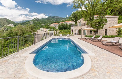 Kuljace Villa | Oak Leaf Residence Villa 5