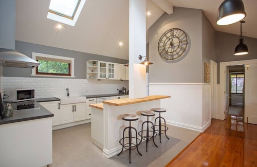Rhyll Apartment | Oak Leaf Suite at Oaktree Lodge