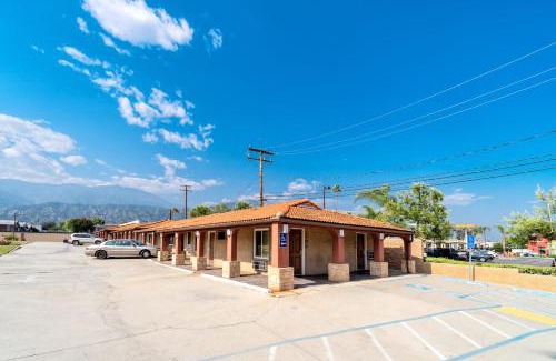 Monrovia Hotel | Oak Park Motel