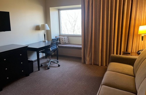 Chaska Hotel | Oak Ridge International Hotel & Conf Cen