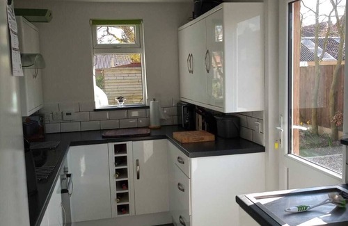 Kettlestone House | Oak Tree Cottage situated in the peaceful countryside village of Little Snoring