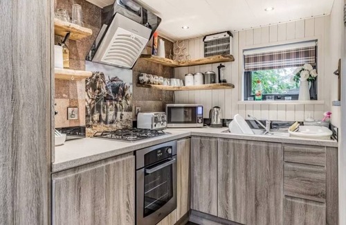 Dartmouth Cabin | Oak Tree Lodge