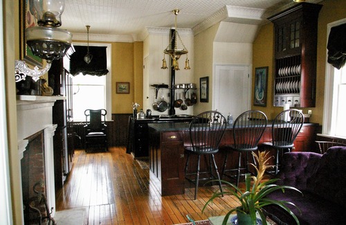 Halfmoon Bed & Breakfast | Oakcliff Bed and Breakfast