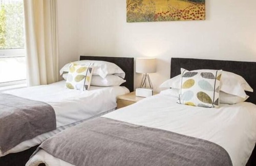Woking Apartment | Oakdale at Centrium 01