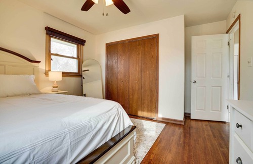 Oakdale House | Oakdale Home w/ Deck - 7 Mi to Downtown St Paul!