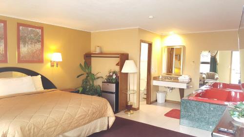 Owatonna Hotel | Oakdale Motel