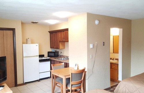 Owatonna Hotel | Oakdale Motel