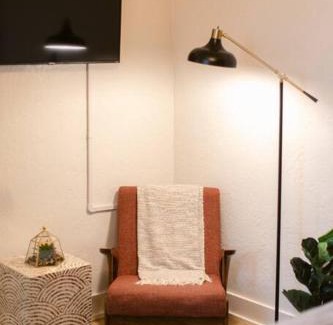Medford Apartment | Oakdale Suites - Master Property