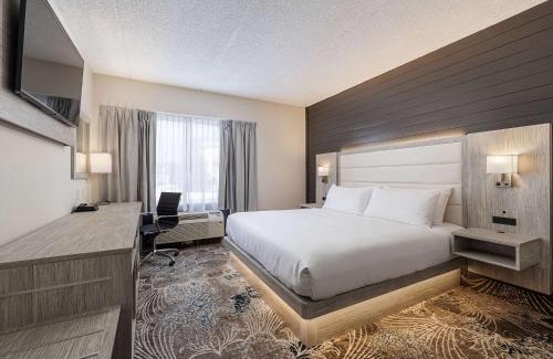 Rochester Hotel | Oakfield Hotel & Suites, an Ascend Collection Hotel