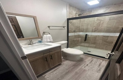 Oakland City Hotel | Oakland Courtyard