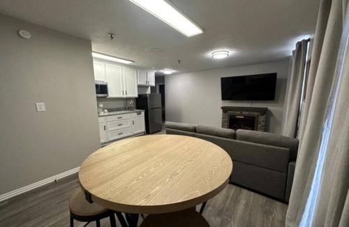 Oakland City Hotel | Oakland Courtyard