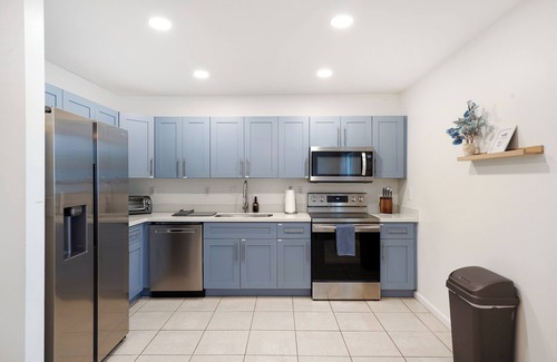 Central Oakland Park House | Oakland Oasis by PMI